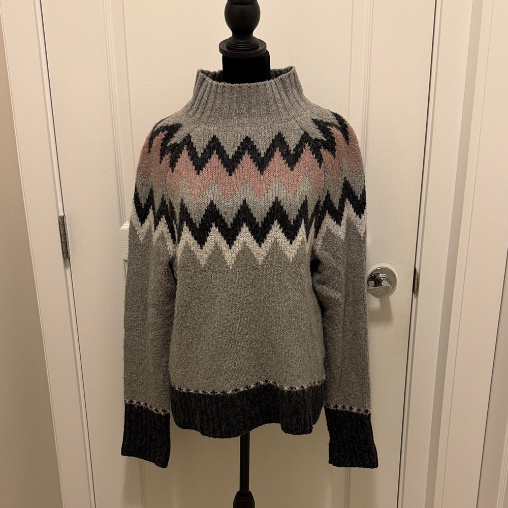 Cozy Chevron Pattern Turtleneck Sweater